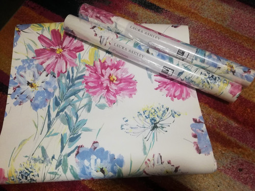 Laura ashley wallpaper - laura,