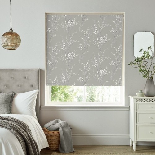 Clearance sale laura ashley - laura,